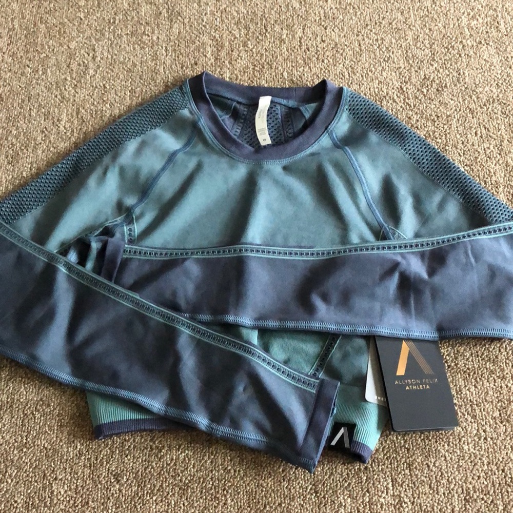 Athleta legend shine crop long sleeve